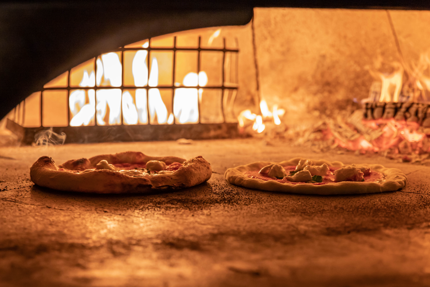 Grr_pe_march_2023_food_mains_margherita_pizza_3_ps2aqn