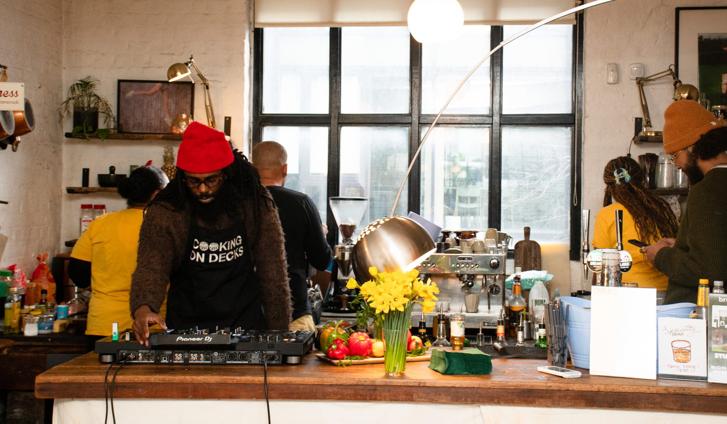 Pizzaeast_hotplate_sundayspins_cookingondecks