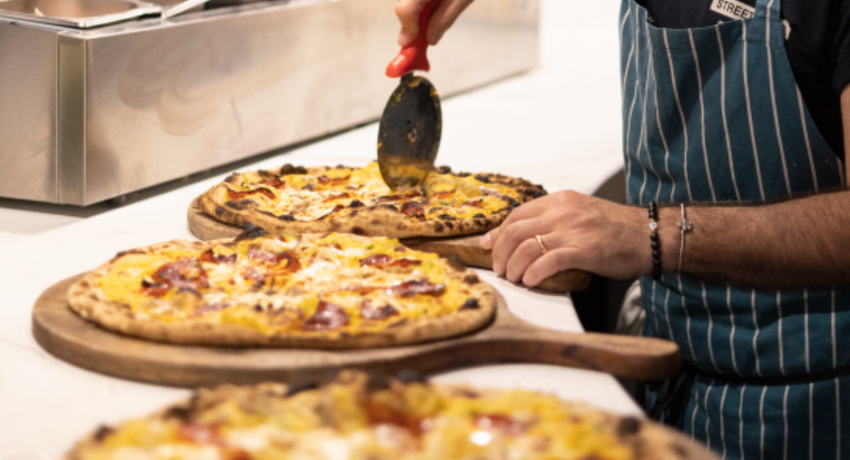 Pizza-cutting_world_cup_10.6.26